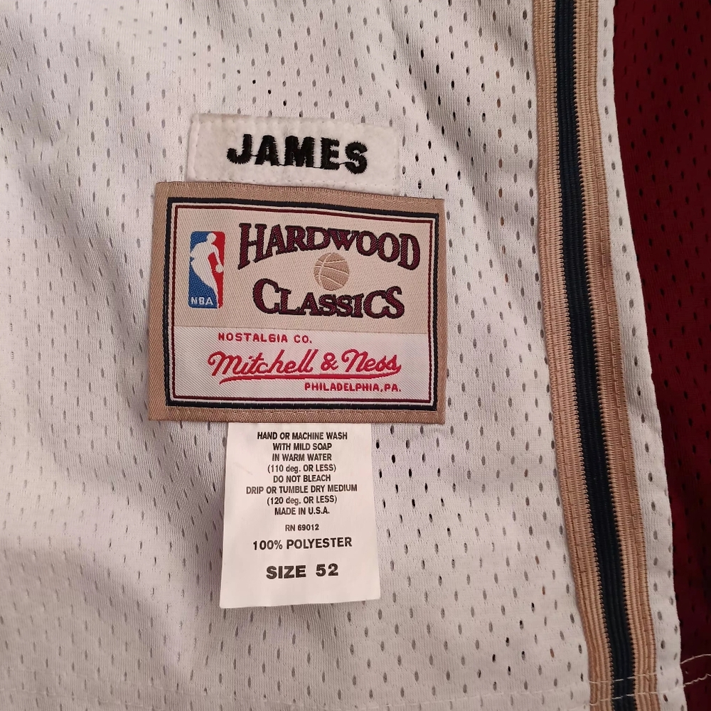Mitchell & Ness White and Maroon Lebron James Rookie Cavaliers Jersey - Picture 7 of 16